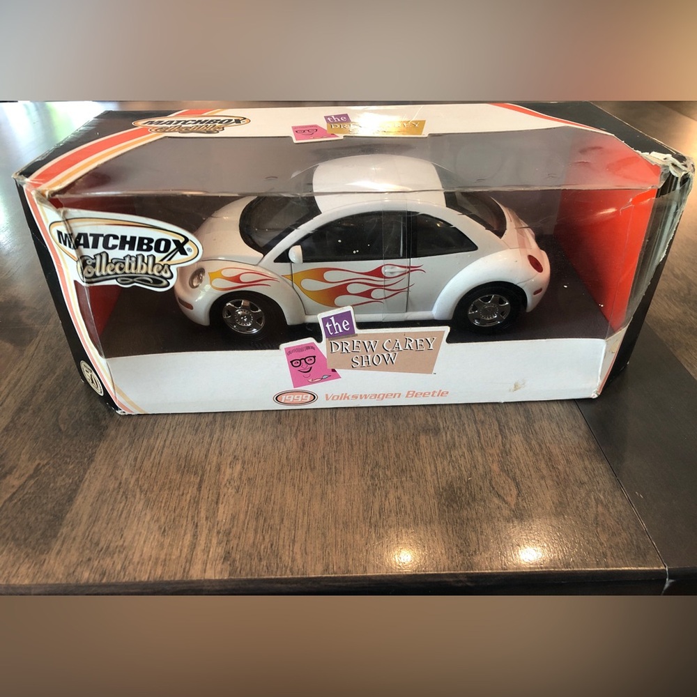Matchbox Drew Carey Show 1999 VW Volkswagen Beetle Diecast 1:18 Flames Box - Picture 2 of 9